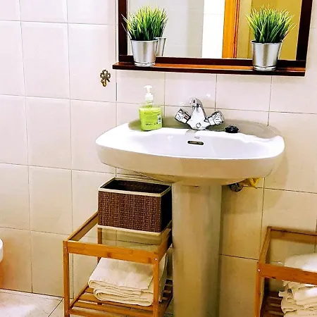 One Bedroom Appartement With Furnished Terrace And Wifi At La Adrada Appartamento *