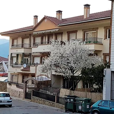 One Bedroom Appartement With Furnished Terrace And Wifi At La Adrada Appartamento *